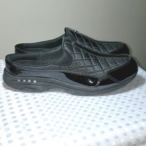 Easy Spirit Black patent leather/quilted "Traveltime Mules"  8.5 N